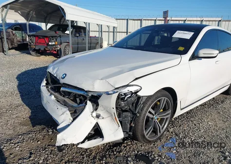 2019 BMW 640I Gran Turismo xDrive z USA, uszkodzony, nr VIN WBAJV6C55KBK08072